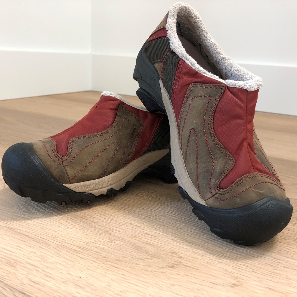 Womens size 7 Keen Betty